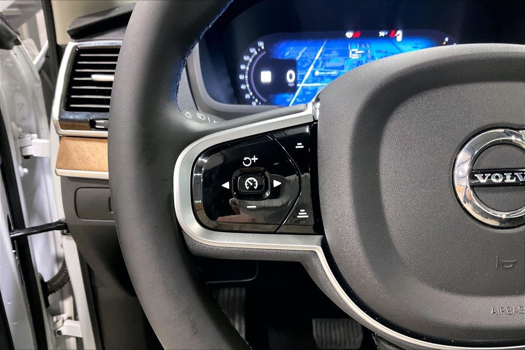 Certified 2025 Volvo XC90 B6 Plus w/ Protection Package Premier AWD/4WD image 12