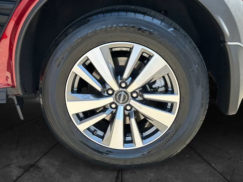 Used 2023 Nissan Pathfinder SL AWD/4WD image 14