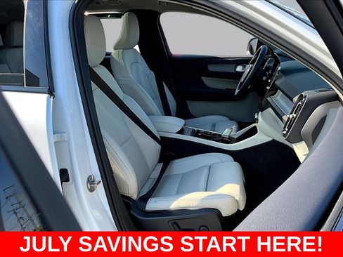 Used 2026 Volvo XC40 B5 Plus AWD/4WD image 37