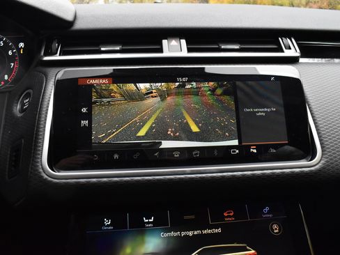 Used 2019 Land Rover Range Rover Velar S image 36