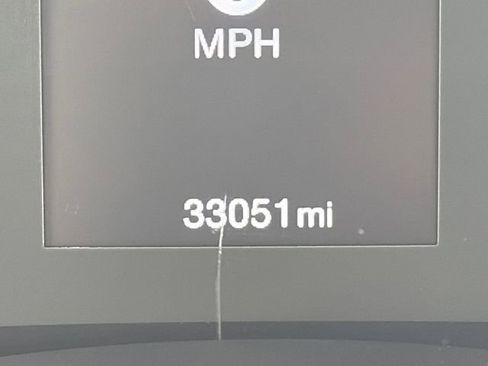 Used 2018 Jeep Renegade Latitude w/ Popular Equipment Group image 20