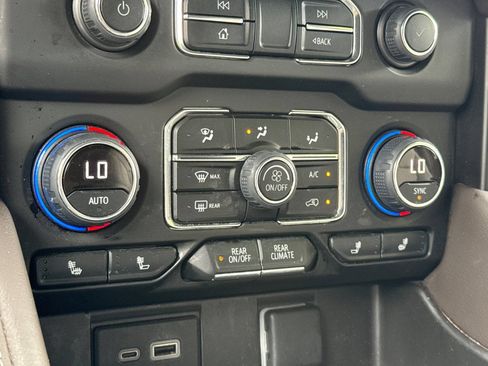Used 2024 Chevrolet Tahoe LT AWD/4WD image 29