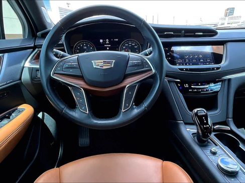 Used 2023 Cadillac XT5 Premium Luxury w/ Technology Package FWD image 6