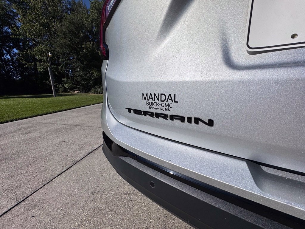 Used 2022 GMC Terrain SLE w/ Driver Convenience Package FWD image 22