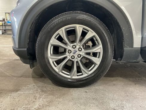 Used 2021 Ford Explorer XLT w/ Equipment Group 202A image 28
