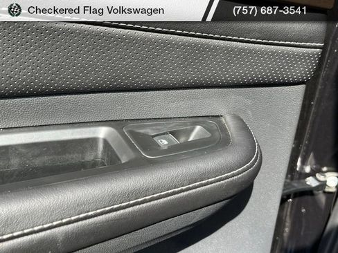 Used 2026 Volkswagen Atlas SE AWD/4WD image 25