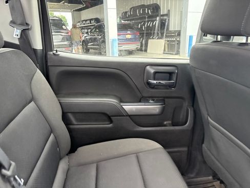 Used 2018 Chevrolet Silverado 1500 LT w/ LT Eassist Package AWD/4WD image 11