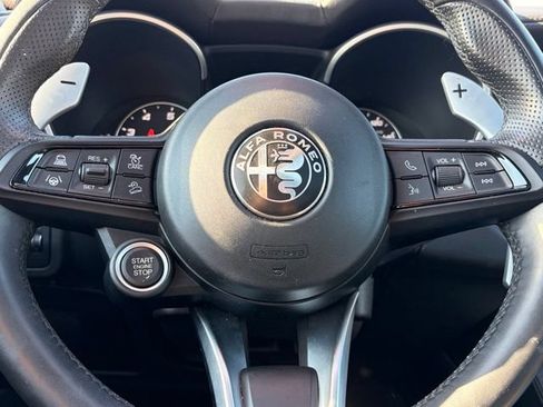 Used 2023 Alfa Romeo Stelvio Veloce AWD/4WD image 16