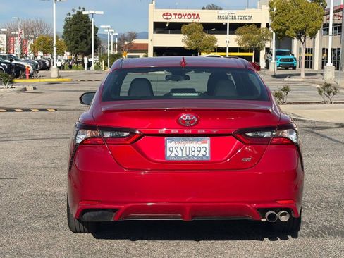 Used 2022 Toyota Camry SE image 4