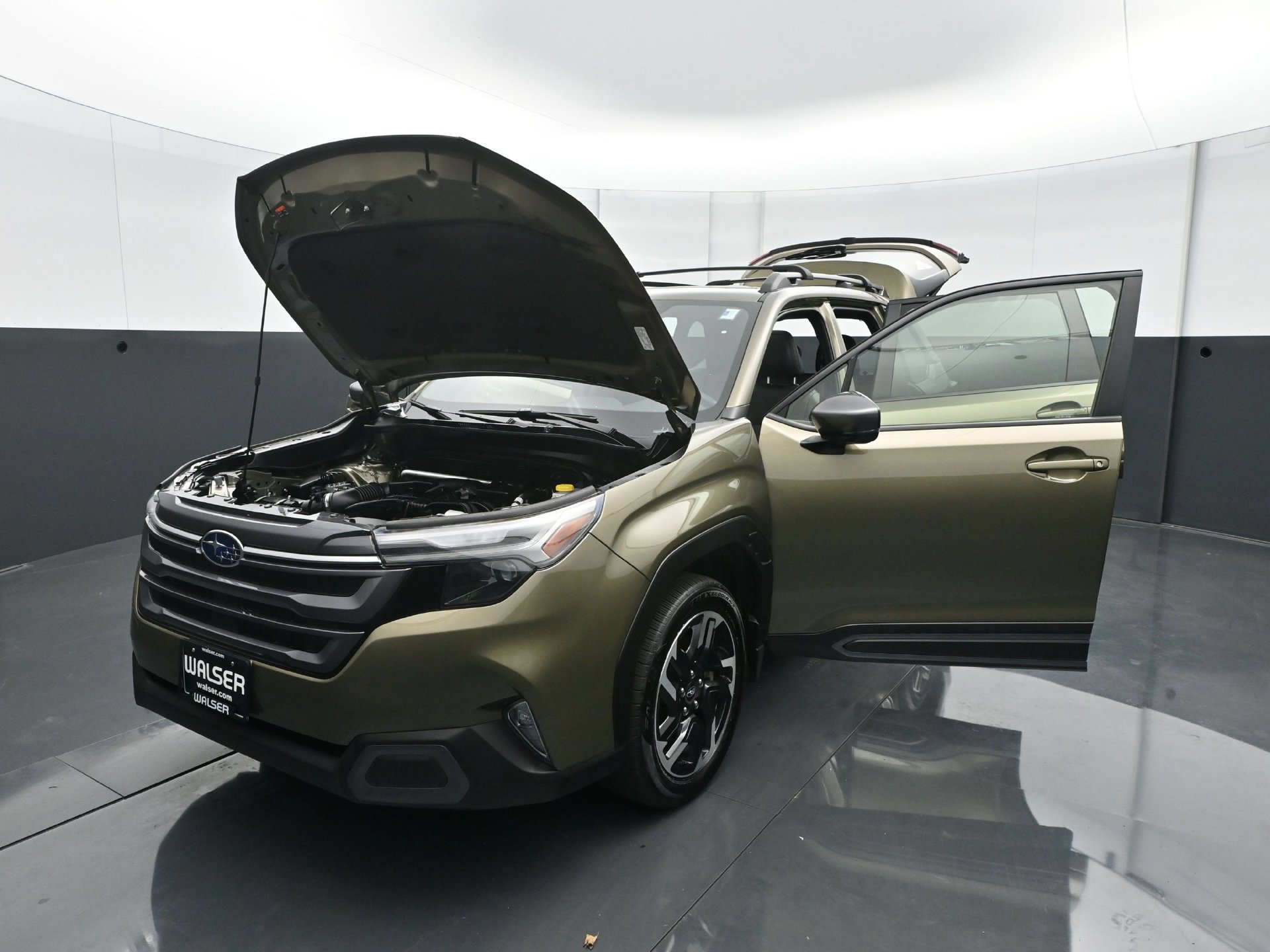 Used 2025 Subaru Forester Limited AWD/4WD image 30