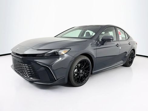 New 2026 Toyota Camry SE FWD image 3