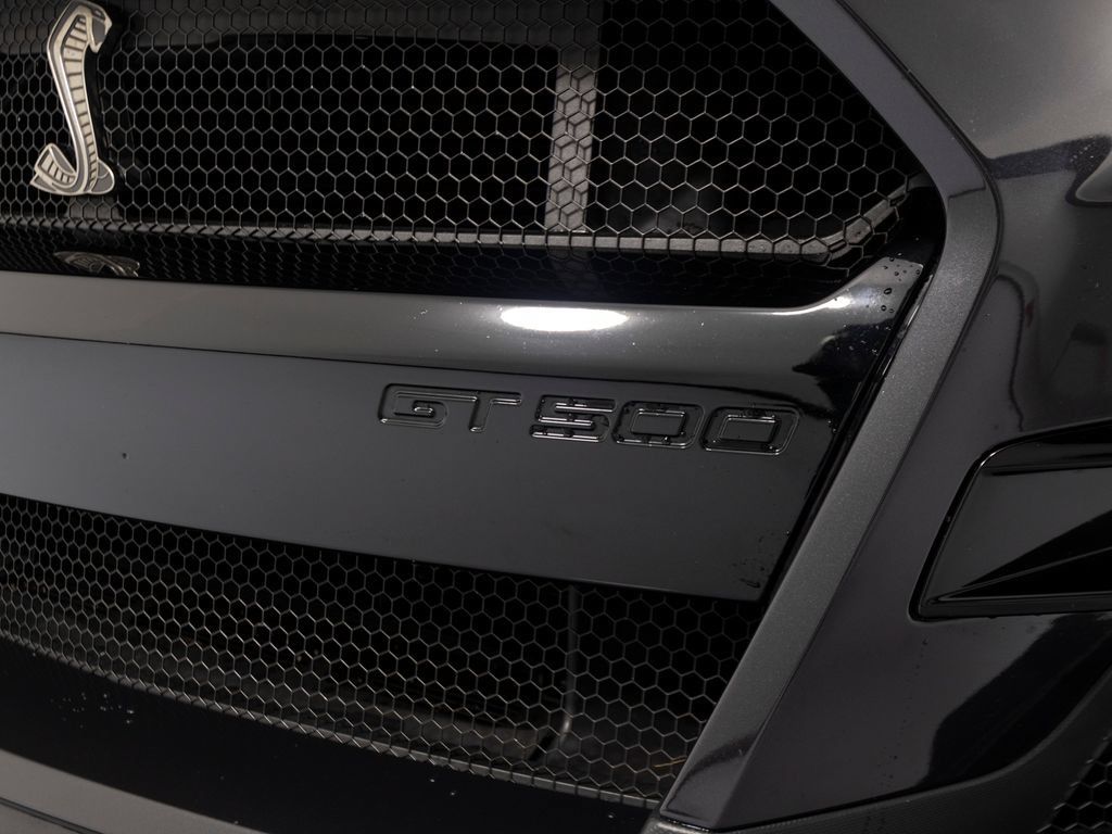 Used 2022 Ford Mustang Shelby GT500 w/ Carbon Fiber Track Pack RWD image 40