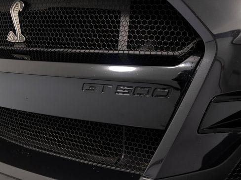 Used 2022 Ford Mustang Shelby GT500 w/ Carbon Fiber Track Pack RWD image 40