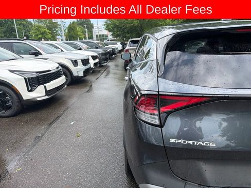 Used 2024 Kia Sportage EX FWD image 4