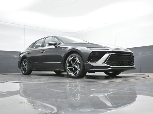 New 2026 Hyundai Sonata SEL FWD image 15