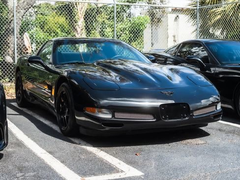 Used 2002 Chevrolet Corvette Z06 w/ Memory Pkg RWD image 3