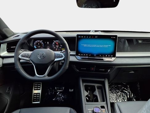 New 2026 Volkswagen Tiguan SE R-Line image 14