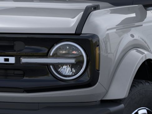 Used 2026 Ford Bronco Outer Banks AWD/4WD image 11