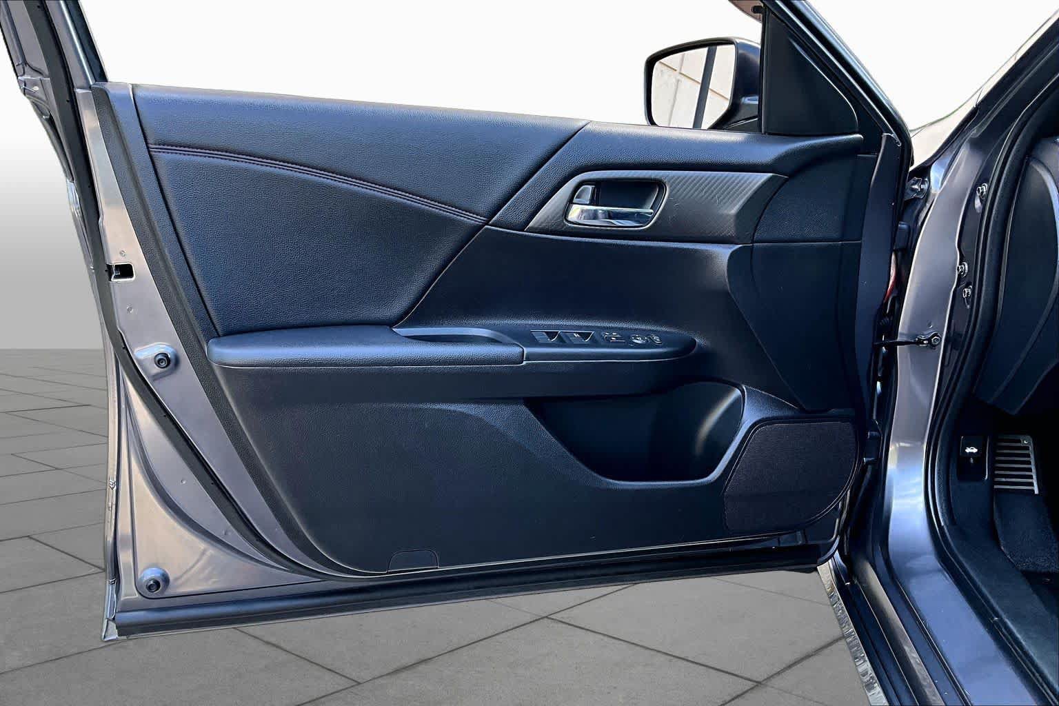 Used 2017 Honda Accord Sport Special Edition image 22