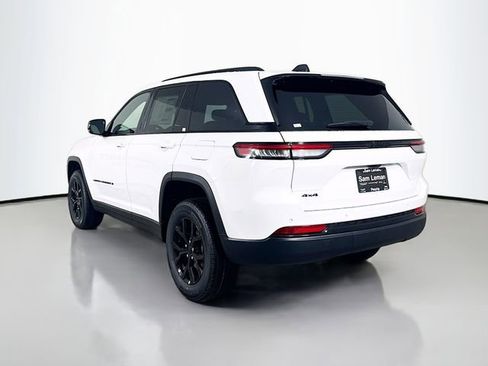 New 2025 Jeep Grand Cherokee Altitude image 5
