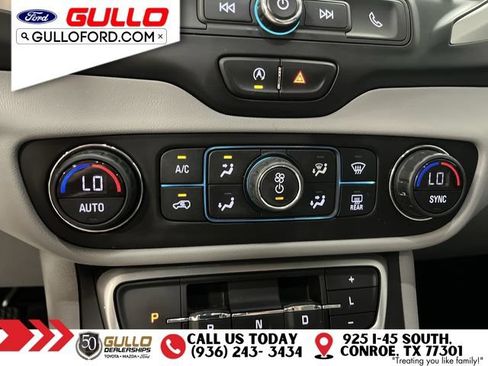 Used 2022 GMC Terrain SLE w/ Driver Convenience Package FWD image 27