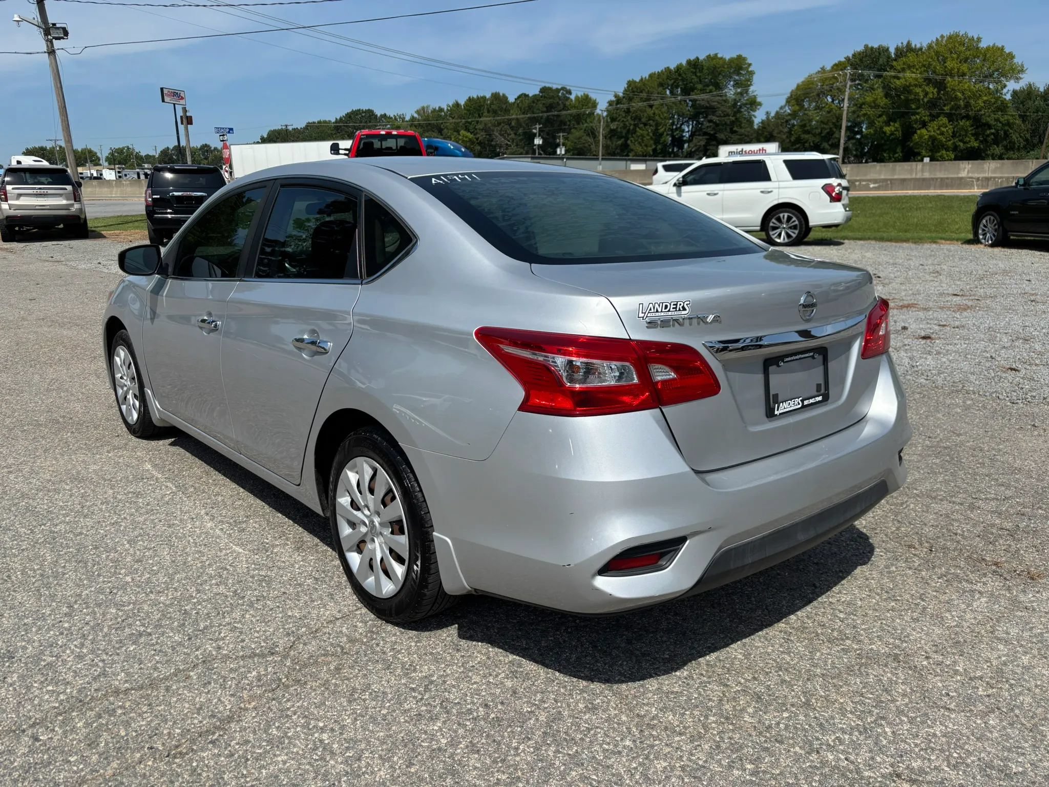 Used 2017 Nissan Sentra S FWD image 3