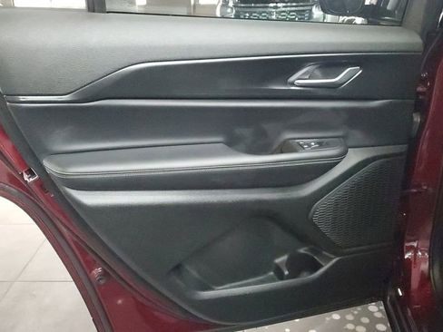 Used 2025 Jeep Grand Cherokee L Laredo RWD image 18