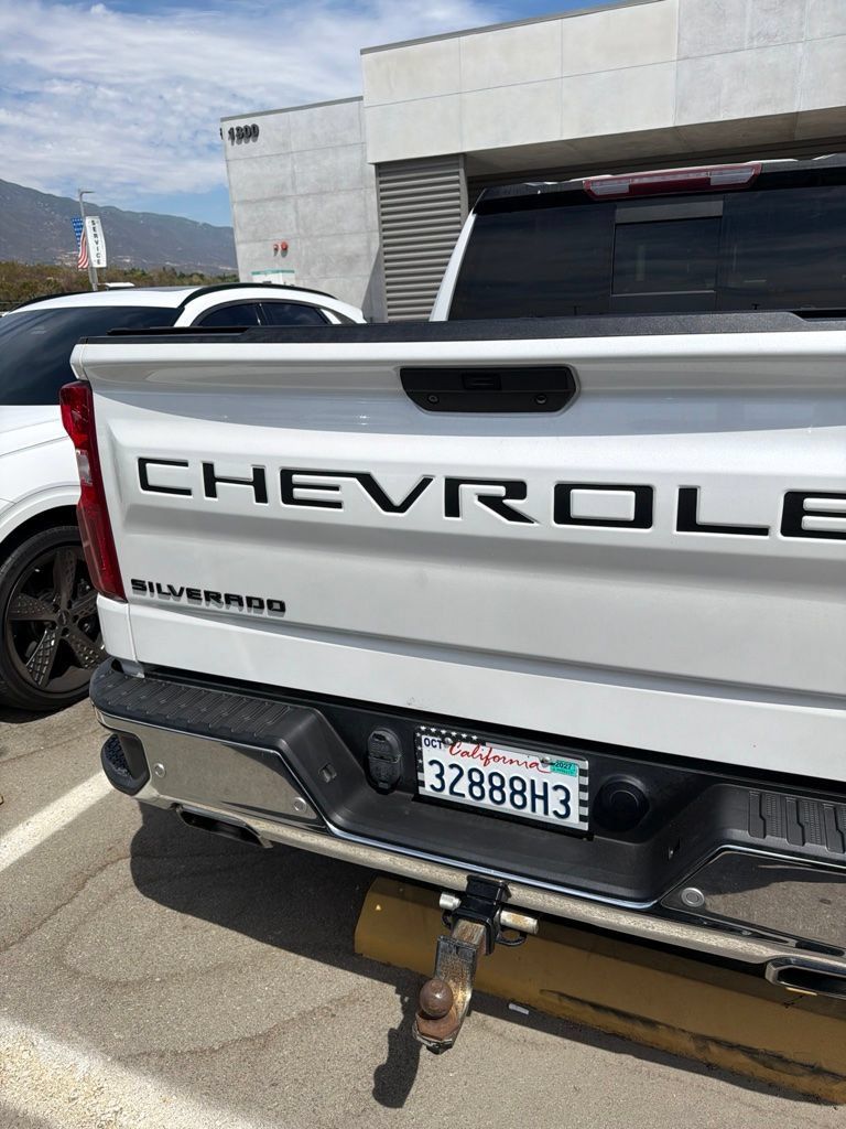 Used 2021 Chevrolet Silverado 1500 LTZ w/ Z71 Off-Road Package AWD/4WD image 11