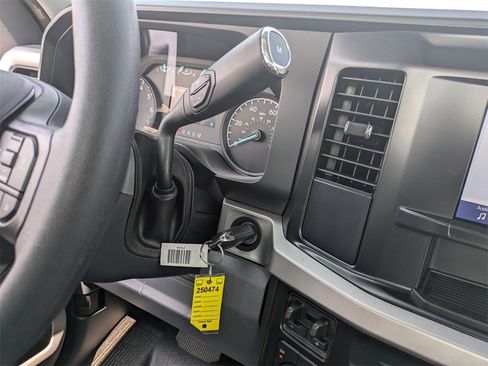 New 2025 Ford F250 XL w/ XL Chrome Package image 15