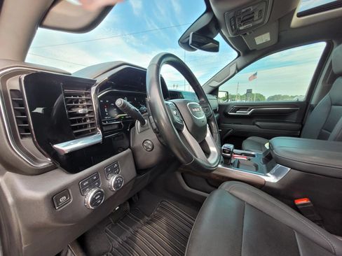 Used 2023 GMC Sierra 1500 SLT w/ SLT Premium Plus Package AWD/4WD image 31