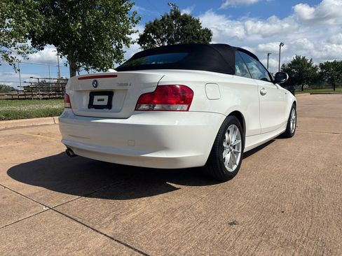 Used 2011 BMW 128i Convertible image 37