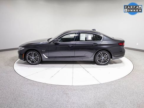 Used 2023 BMW 530e xDrive w/ Premium Package image 32