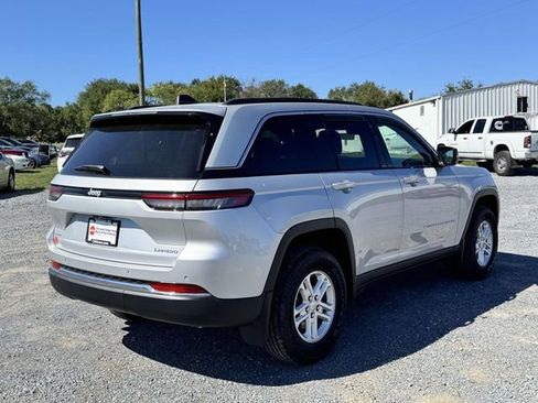 New 2025 Jeep Grand Cherokee Laredo w/ Luxury Tech Group I AWD/4WD image 19
