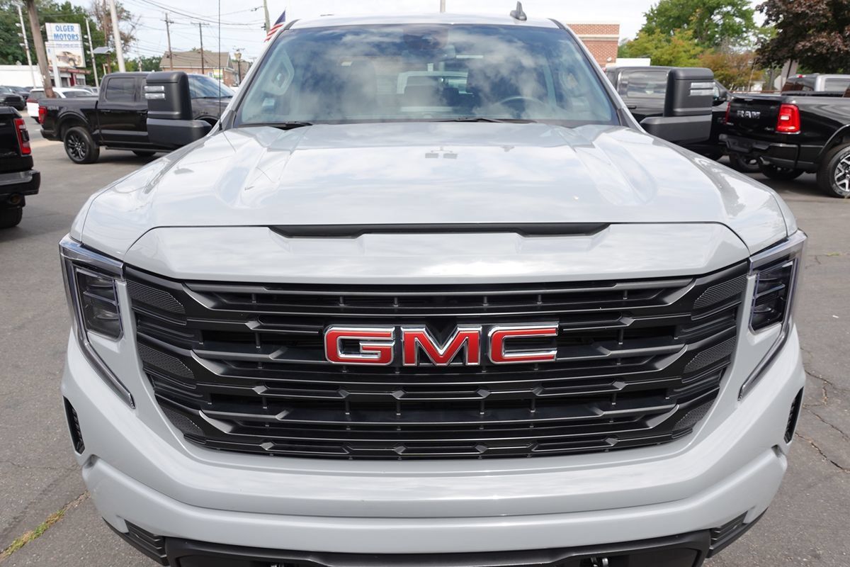 Used 2024 GMC Sierra 1500 Pro w/ Graphite Edition AWD/4WD image 6