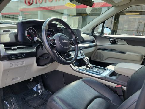 Used 2022 Kia Carnival LX image 19