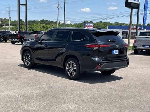 Used 2023 Toyota Highlander XLE AWD/4WD image 8