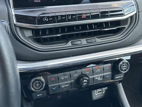 Used 2022 Jeep Compass Limited image 22