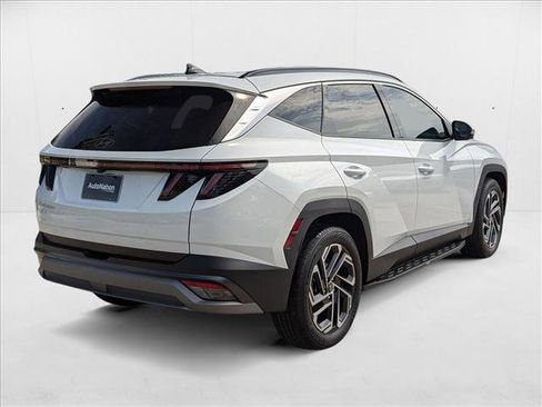 New 2025 Hyundai Tucson Limited FWD image 2