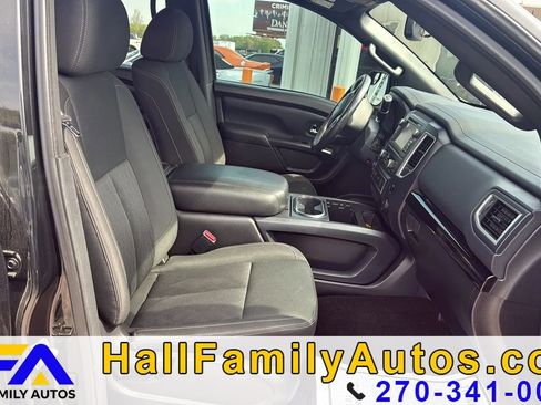 Used 2018 Nissan Titan SV w/ SV Convenience Package RWD image 18