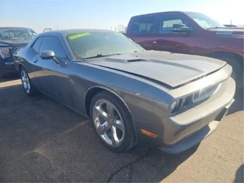 Used 2012 Dodge Challenger SXT Plus image 3