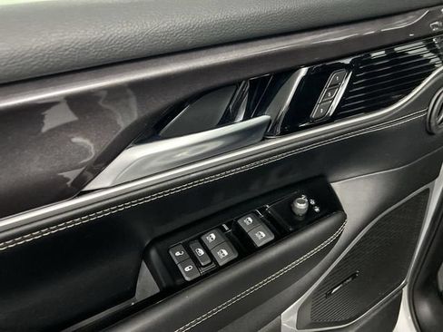 Used 2024 Jeep Wagoneer 4WD w/ Premium Group I image 24