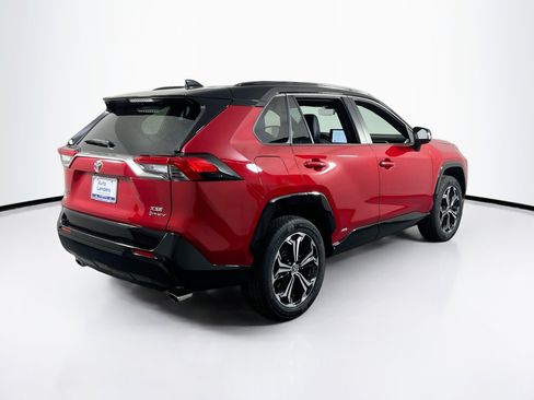 Used 2025 Toyota RAV4 XSE image 5