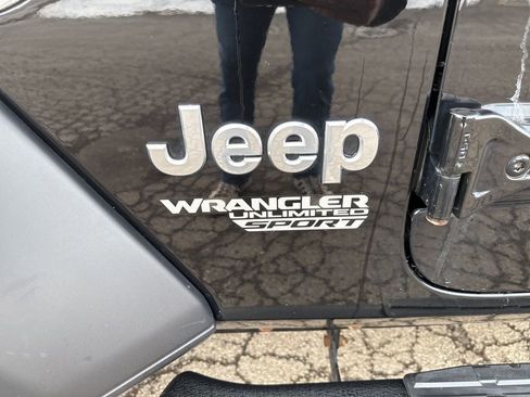 Used 2019 Jeep Wrangler Unlimited Sport S image 8
