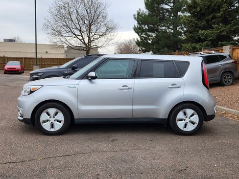 Used 2016 Kia Soul EV + w/ Paint Protection Film Package image 2