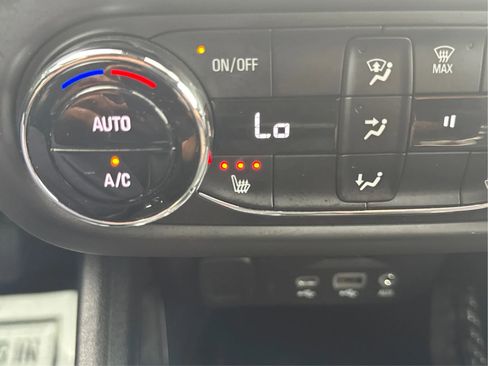 Used 2021 Chevrolet TrailBlazer RS w/ Technology Package image 35