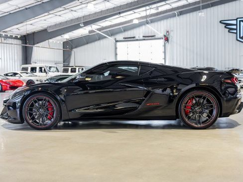 Used 2023 Chevrolet Corvette Z06 w/ Engine Appearance Package RWD image 3
