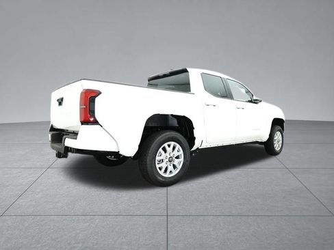 Used 2024 Toyota Tacoma SR5 AWD/4WD image 28