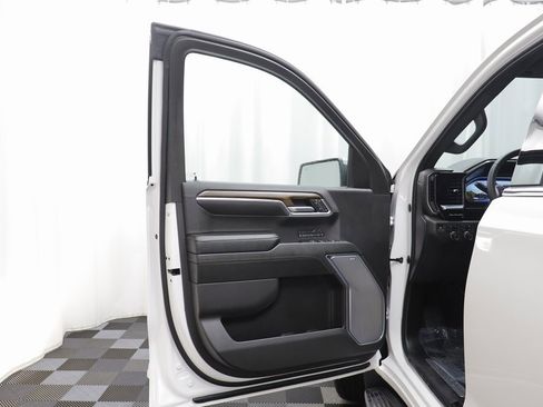 Certified 2024 Chevrolet Silverado 1500 High Country w/ High Country Premium Package image 4