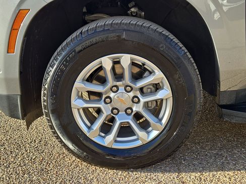 Used 2025 Chevrolet Tahoe LT image 11