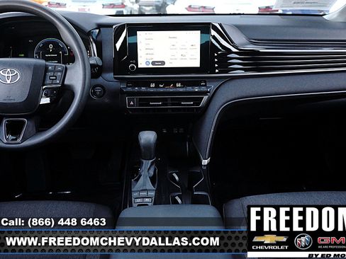 Used 2025 Toyota Camry LE image 15